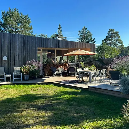 Architect-designed With Fjordviews Ferienhaus